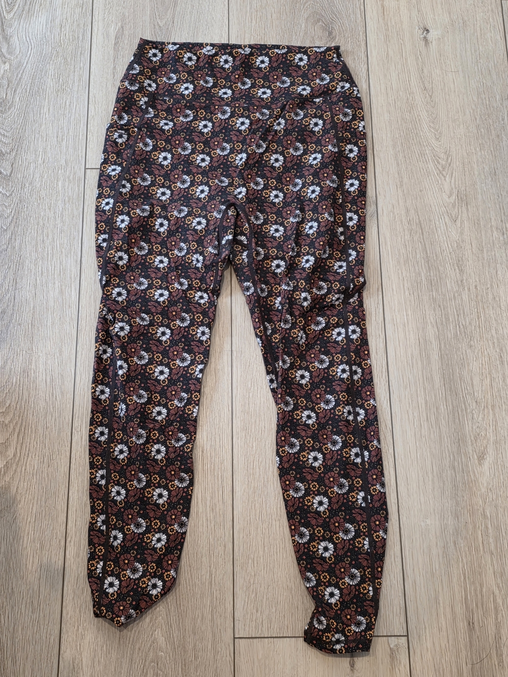 BuffBunny Rosa Floral Pattern Leggings in Black, White & Brown